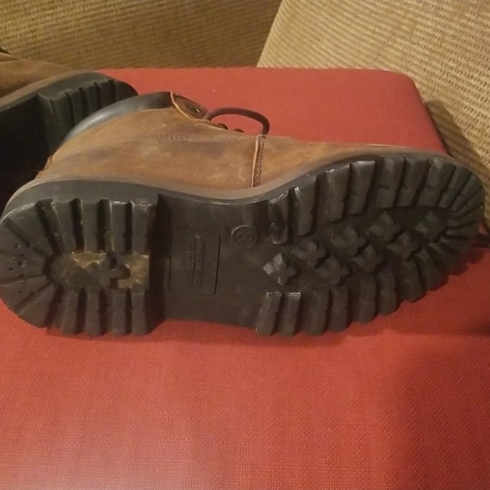 Boots - Picture 4 of 5